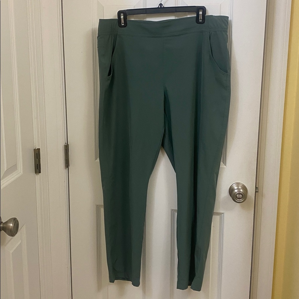 Eddie Bauer Women's Green Pants